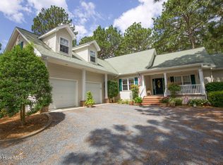 957 Blackeyed Susan Pl, Vass, NC 28394