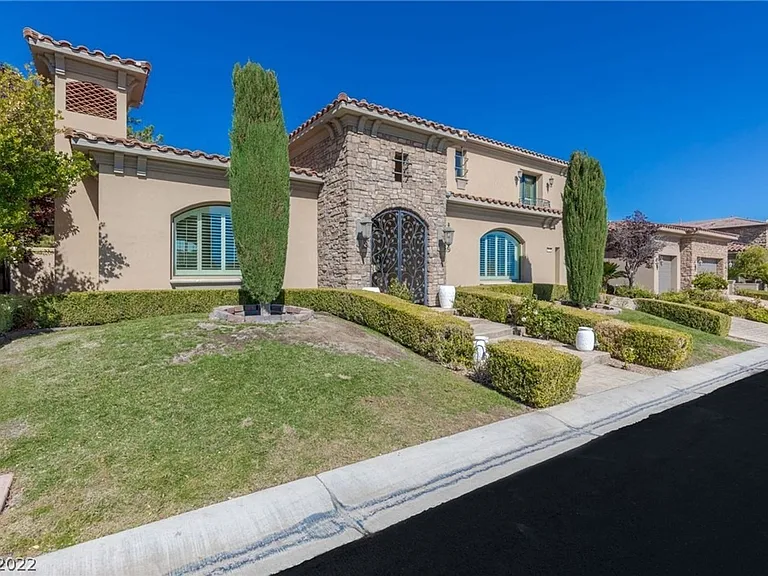 9720 Verlaine Ct — Photo 3