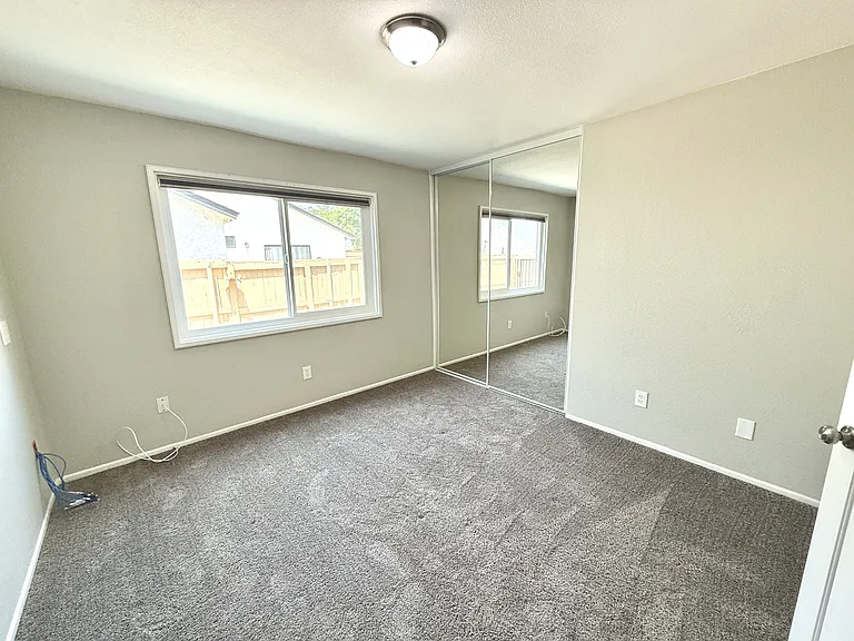 2382 Carlsbad Cir — Photo 9