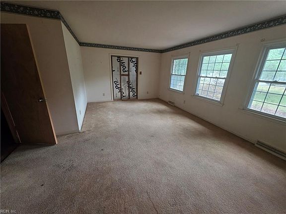 3rd image of 10209 Huguenot Rd