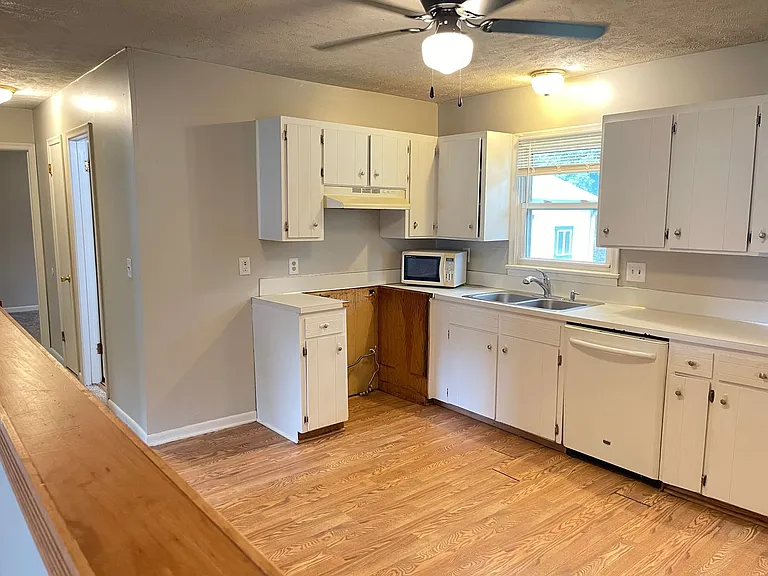 10909 Leavenworth St — Photo 18