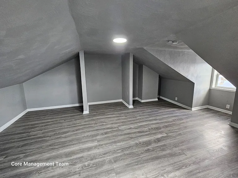 2624 Stella St — Photo 2