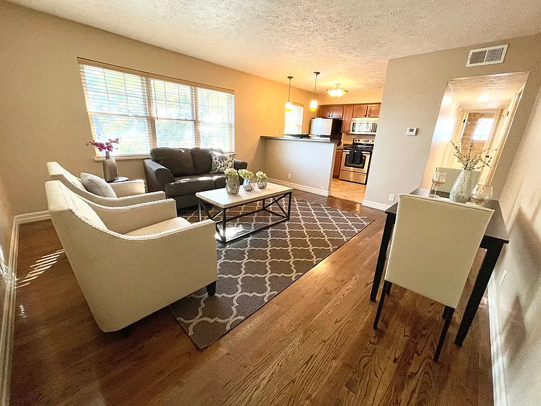 603 S 35th Ave — Photo 3