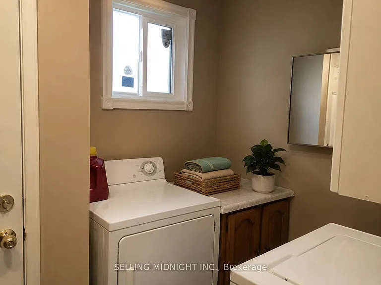 441 Rutherford Rd N #ROOM — Photo 11