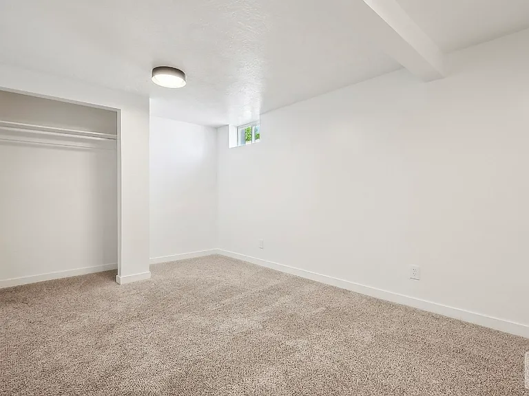 7420 S 240 E — Photo 2
