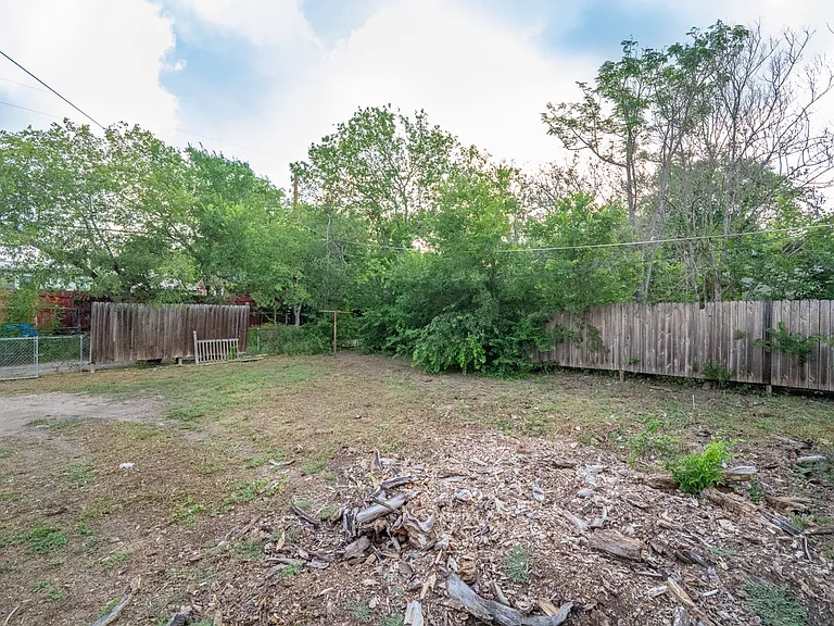 311 Blakeley Dr — Photo 12
