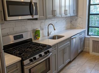 30-11 43rd St #2A, Astoria, NY 11103