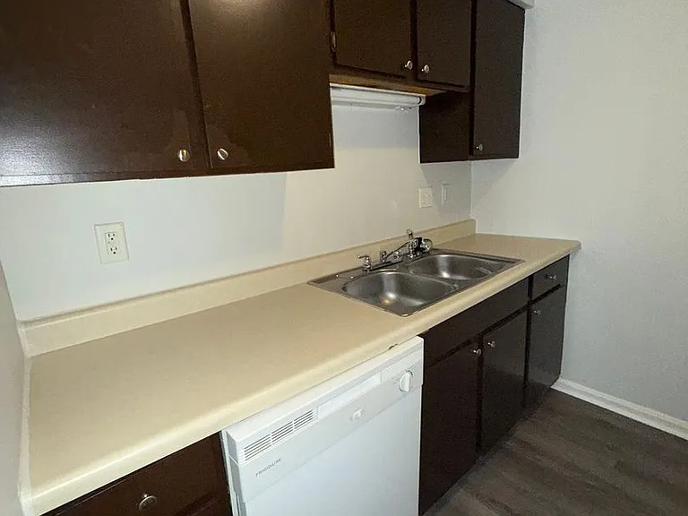 Foxfire West Apartments — Photo 13