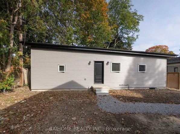 15 Merredin Pl, Toronto, ON M3B 1S7