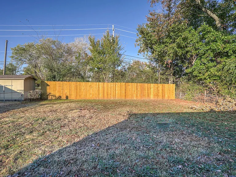 1614 S Elm Ave W — Photo 26