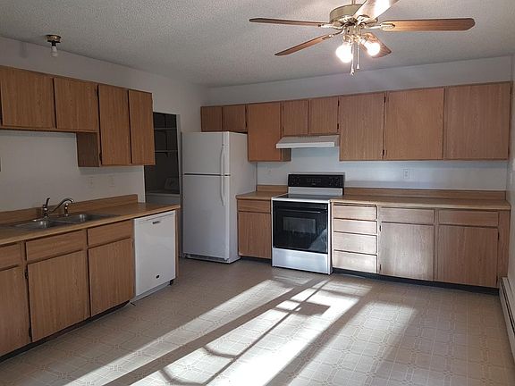 2nd image of 3112 Treaty St