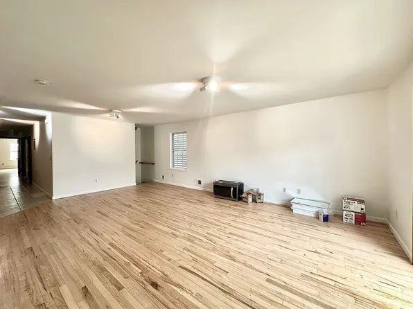 47 Jewett Avenue image 7 of 25