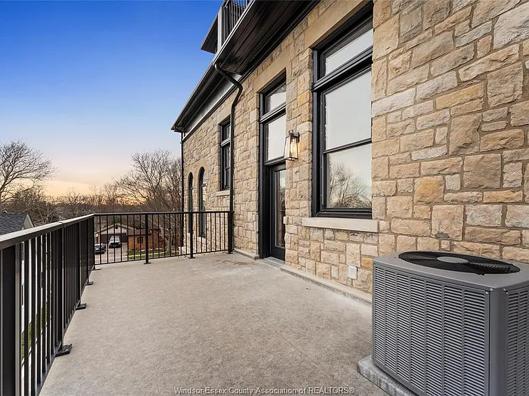 247 Brock St #301 — Photo 30