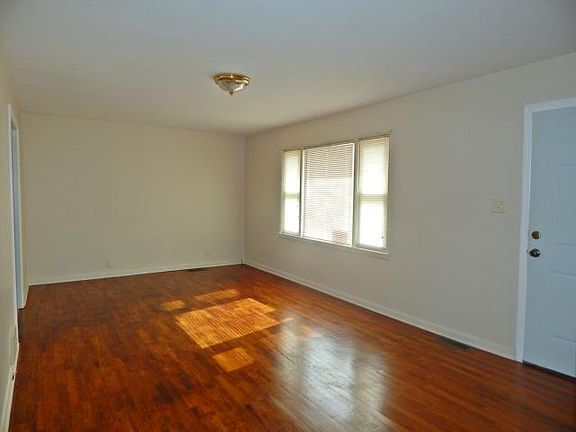 2nd image of 1600 Terry St