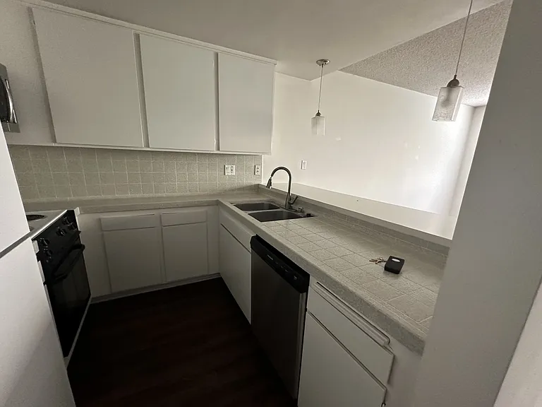 530 Esplanade — Photo 7