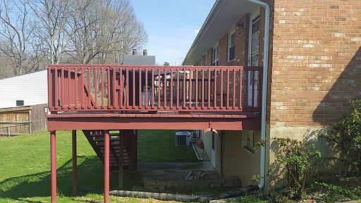 3rd image of 304 Clubhouse Dr