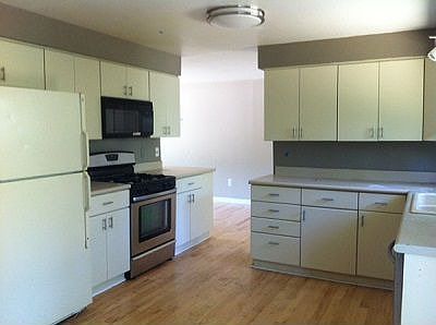 2nd image of 3825 Monterey Pl