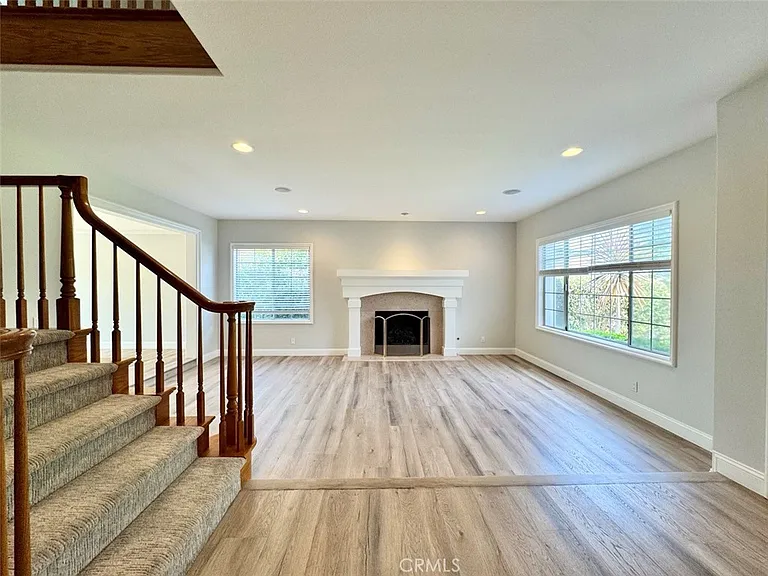 22511 Peartree — Photo 4