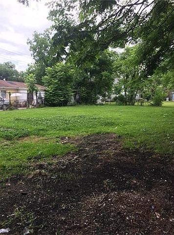 2nd image of 2810 Lawrence St