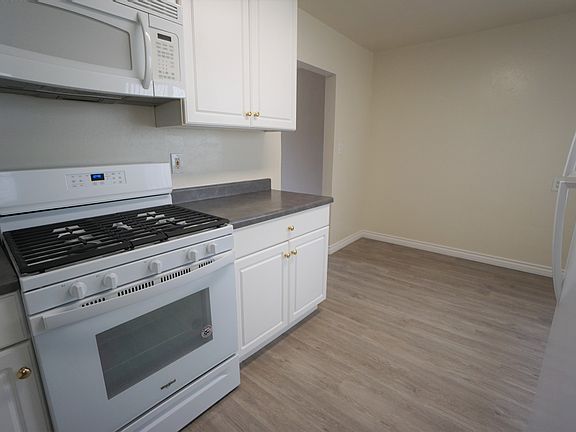 5th image of 1067 Missouri St