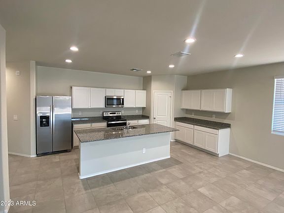 4th image of 36163 W SAN ALVAREZ Avenue