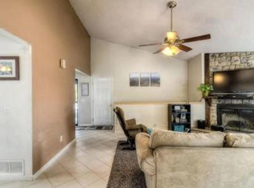7807 S Windermere Cir — Photo 3