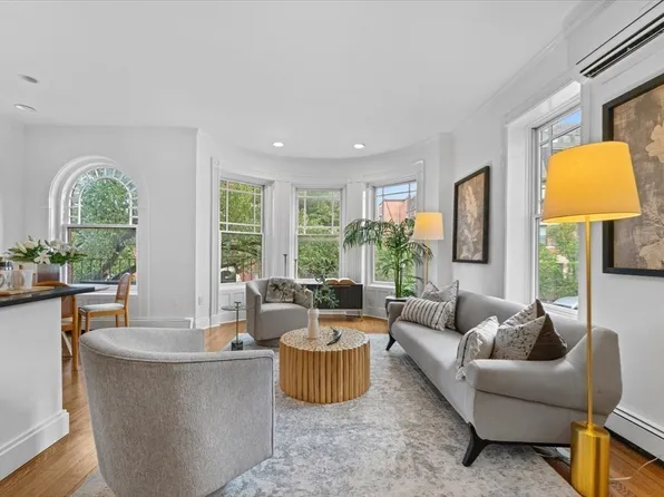 203 Saint Botolph St APT 3, Boston, MA 02115