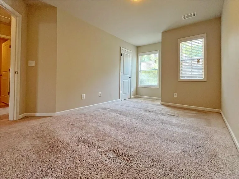 330 Holdings Dr — Photo 25