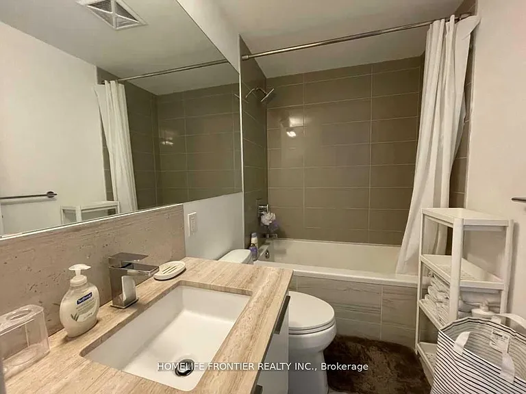 28 S Wellesley St E #1503 — Photo 7