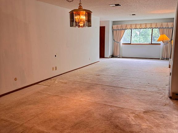 4th image of 2501 26th Ave S APT 21