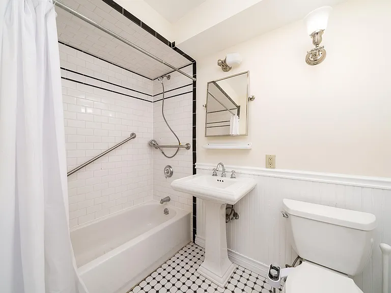 344 8th St #1 — Photo 8