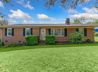 821 Gravley Rd, Pickens, SC 29671