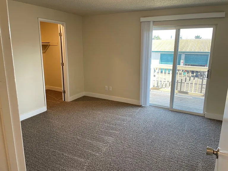 Salishan 4-Plex — Photo 15