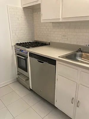 Rented by Aurous Realty LLC | media 3