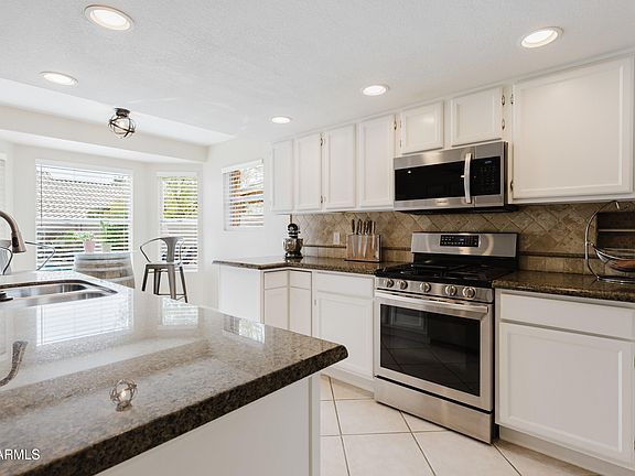 4th image of 3821 E TANGLEWOOD Drive