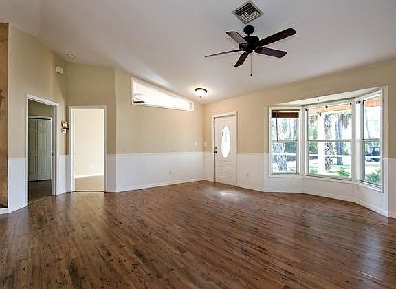 2nd image of 630 Everglades Blvd S