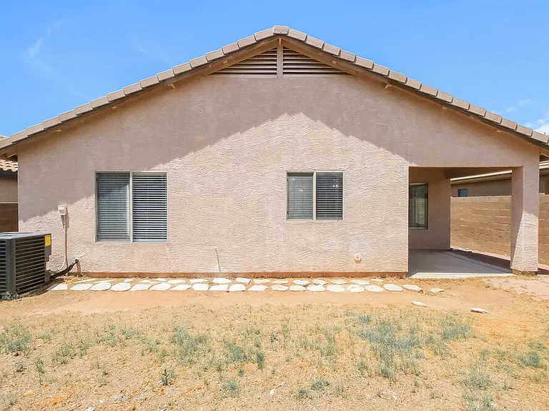 475 W Holstein Trl — Photo 15