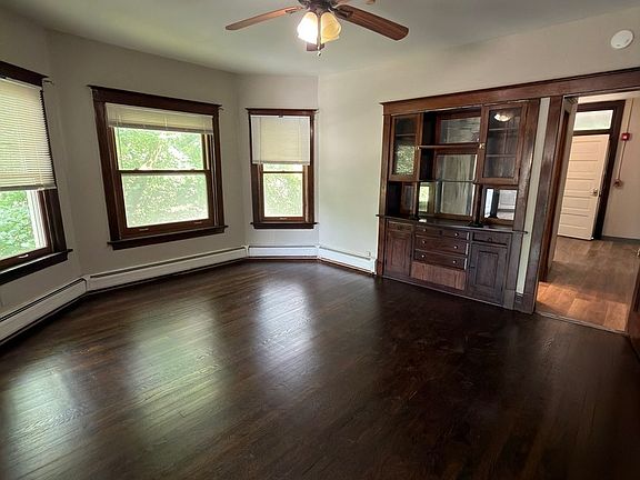 4th image of 319 Chicago Ave Unit 2