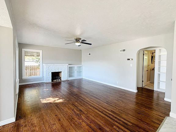 3rd image of 1803 Parkway Dr