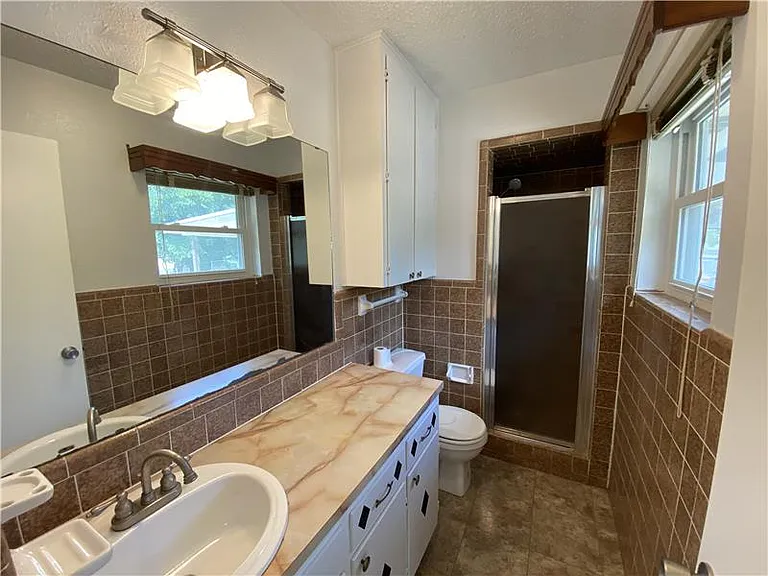 1122 Rhonda Lee St — Photo 19