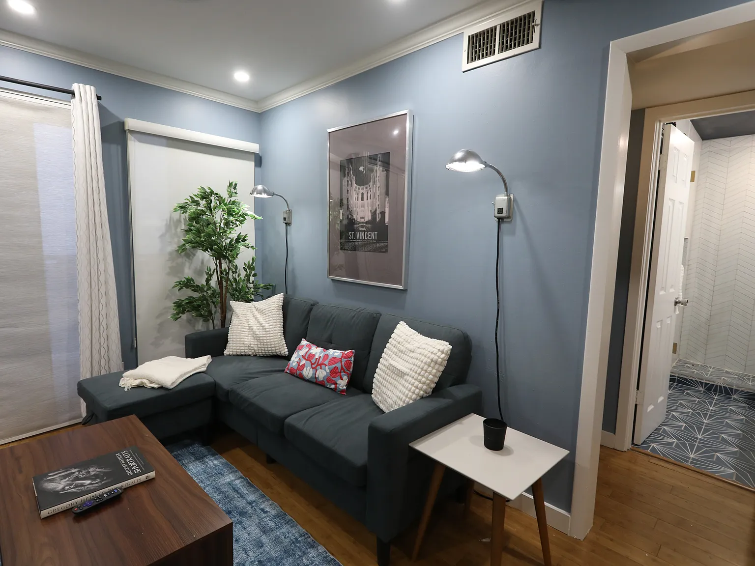 2 bed, 764 sqft, $2,900 — Photo 3