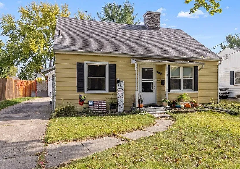4 bed, 2.5 bath, 1344 sqft, $1,099 — Photo 1