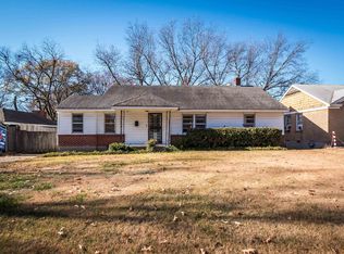 1303 Colonial Rd, Memphis, TN 38117