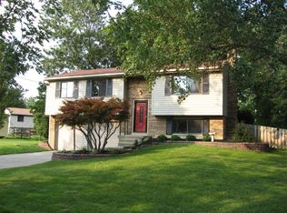 1232 Village Glen Dr, Batavia, OH 45103