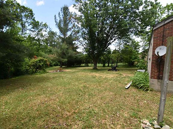 4th image of 9221 Evergreen Dr