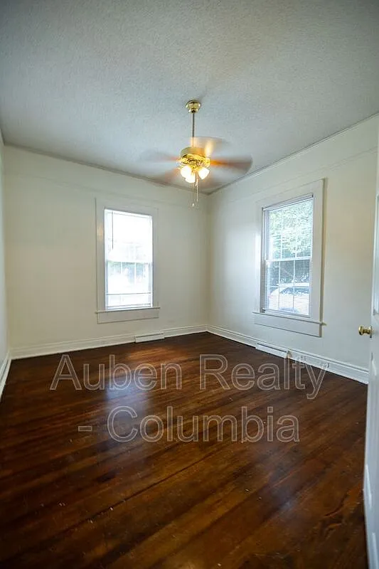 3 bed, 2.0 bath, 1357 sqft, $1,995 — Photo 3