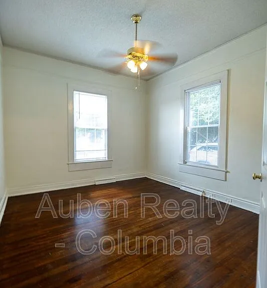 1112 Olympia Ave — Photo 3