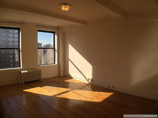 Rented by Sovereign Associates | media 22