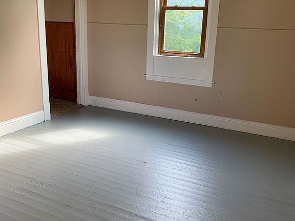 2nd image of 616 Olive St