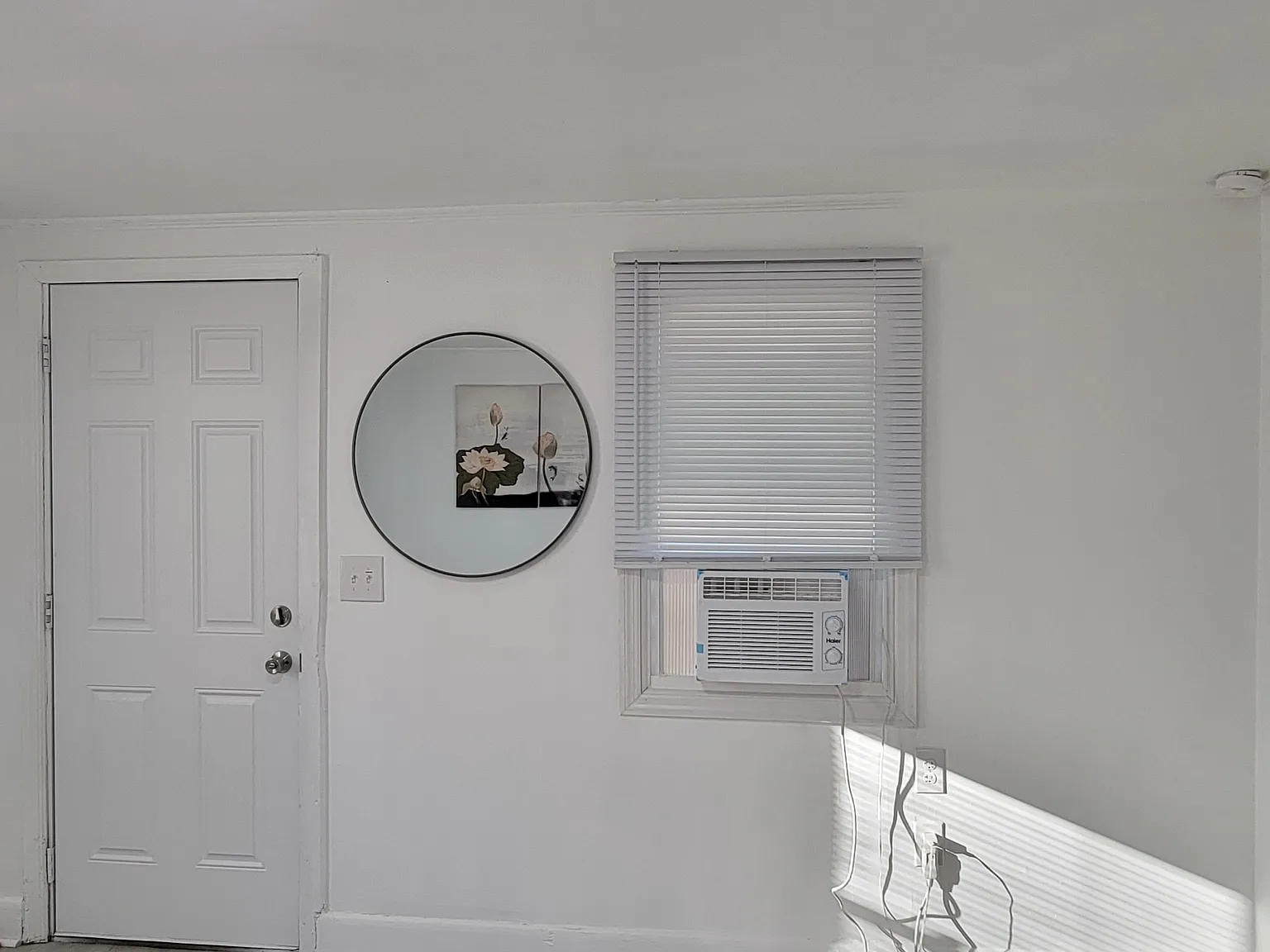 409 Laura Ct — Photo 4